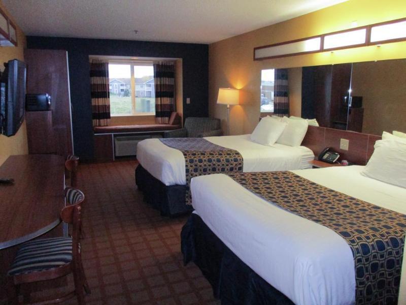 Quality Inn & Suites Watertown Fort Drum Calcium Zewnętrze zdjęcie